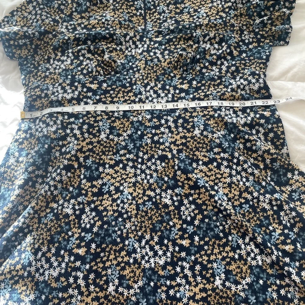 Michael Kors Floral Print Short Sleeve Dress Navy Blue Tan White Daisy Pattern
